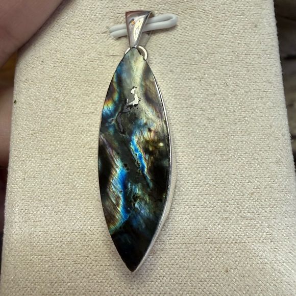 Labradorite pendant - Picture 4 of 5